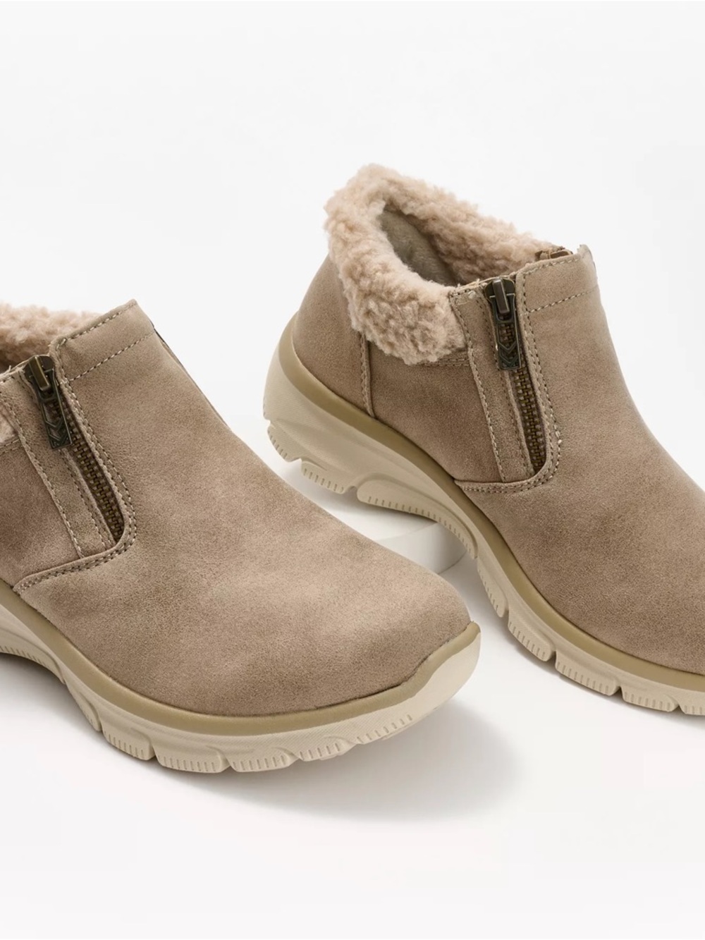 Like NEW❗️Skechers Taupe Water Repellent Vegan Ankle Boots with Faux Fur Collar